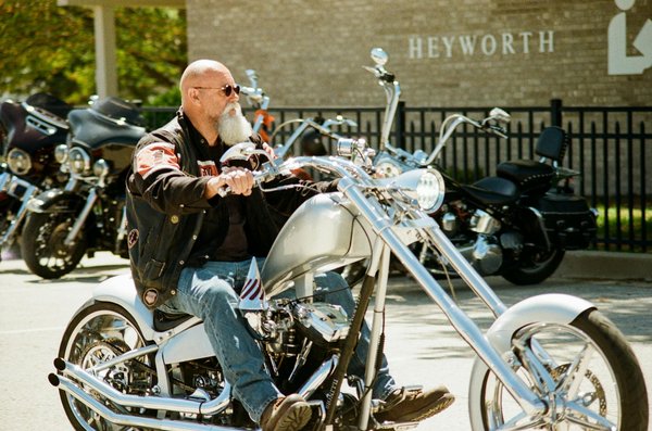 Comment installer un système de freinage régénératif sur une moto électrique?